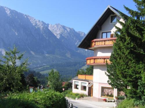 Hotel Pension Sonnenuhr 타우플리츠 외부 사진