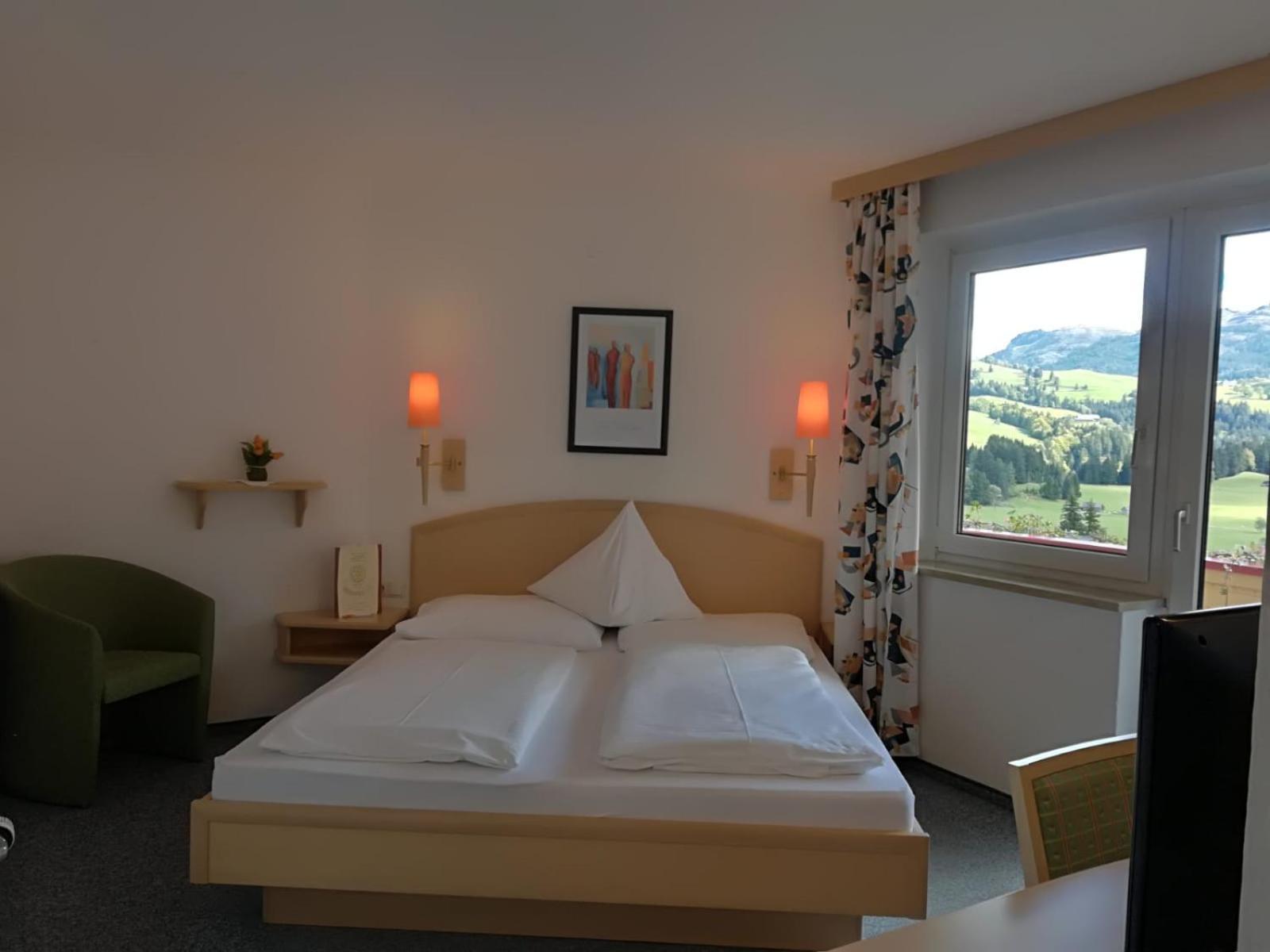 Hotel Pension Sonnenuhr 타우플리츠 외부 사진